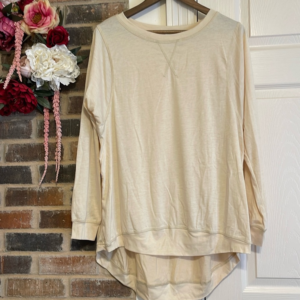 Long sleeve tee